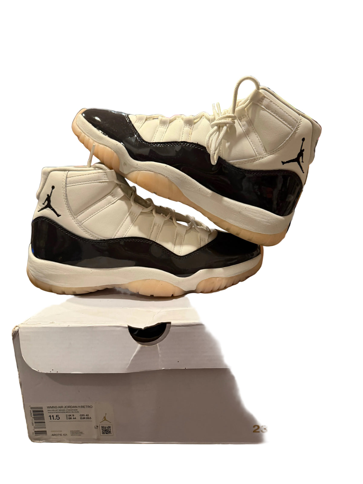 Air Jordan 11 Neapolitan